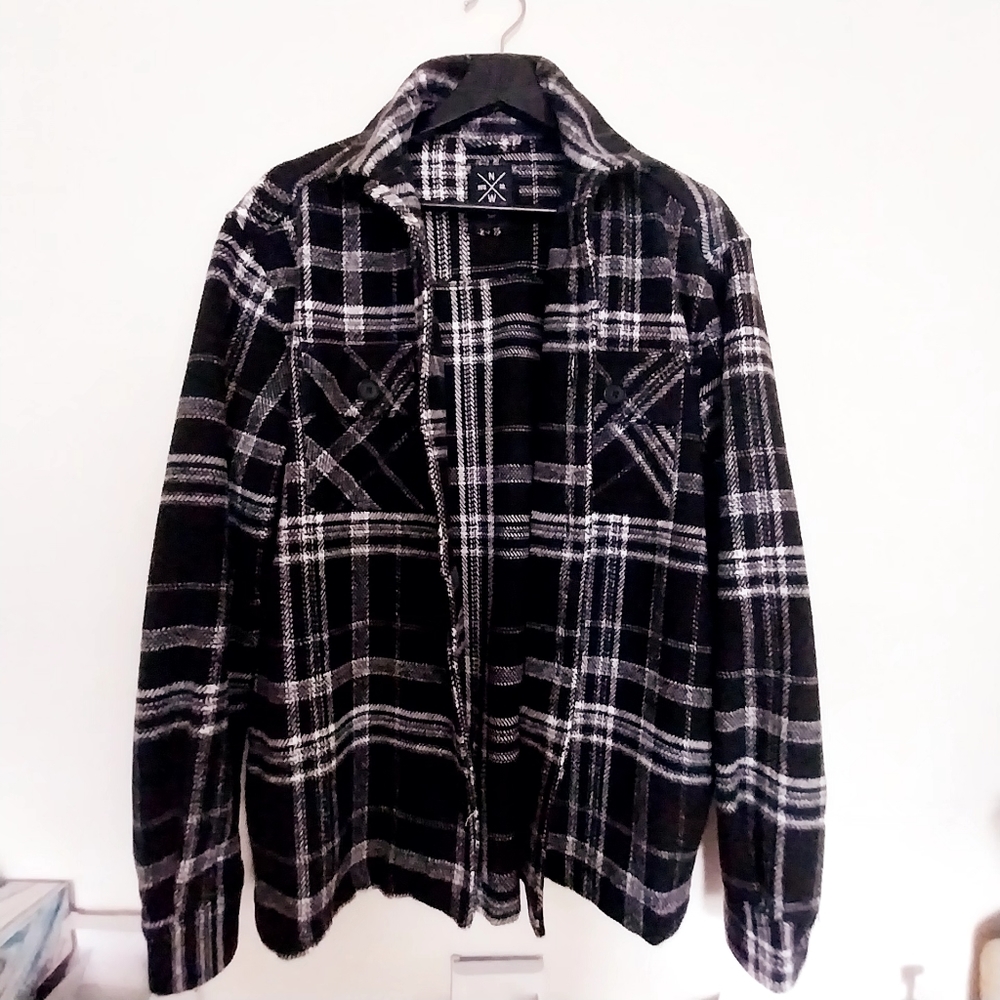 North Western MFG co. Men's salt & pepper Black Long Sleeves.